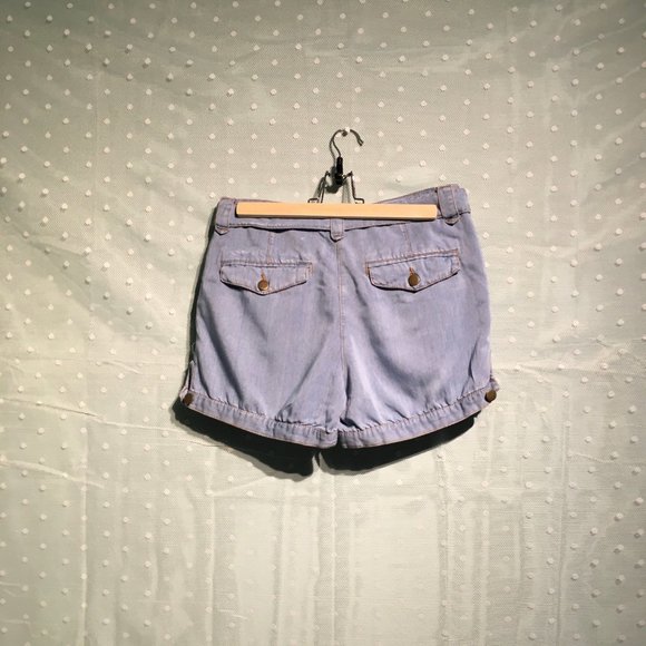 H&M light blue denim shorts - Picture 2 of 5